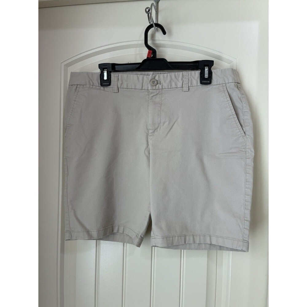 Women’s GAP Khaki 9 inch City Bermuda Shorts - Size 14